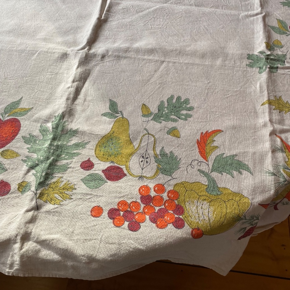 Vintage cotton harvest print tablecloth 50x60 - Picture 2 of 11